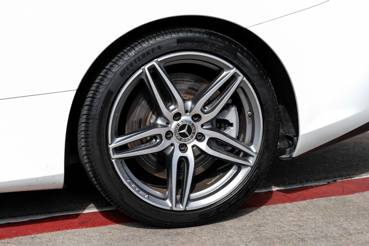 Mercedes-Benz E 450 Vehicle Main Gallery Image 42