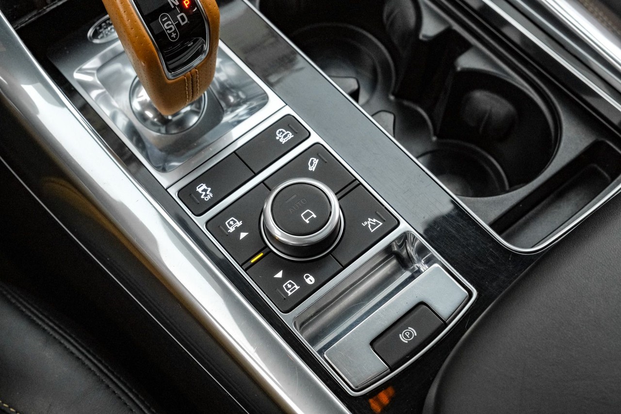 Land Rover Range Rover Sport Vehicle Main Gallery Image 31