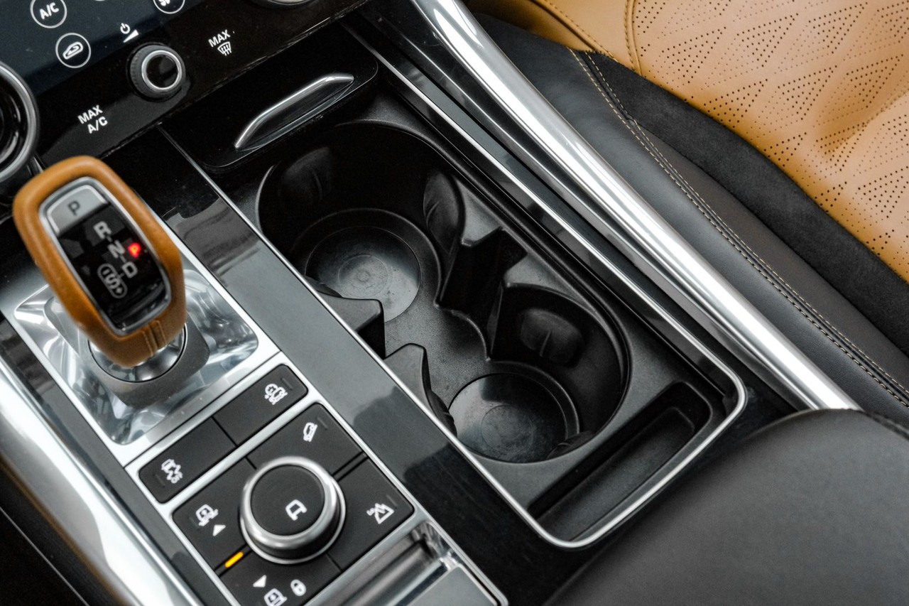 Land Rover Range Rover Sport Vehicle Main Gallery Image 32