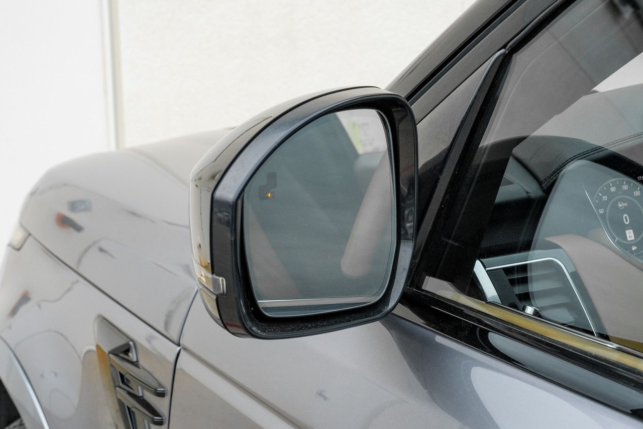 Land Rover Range Rover Sport Vehicle Main Gallery Image 54