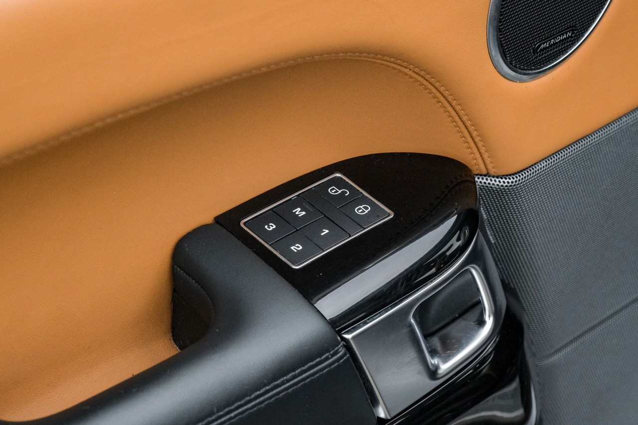 Land Rover Range Rover Sport Vehicle Main Gallery Image 56