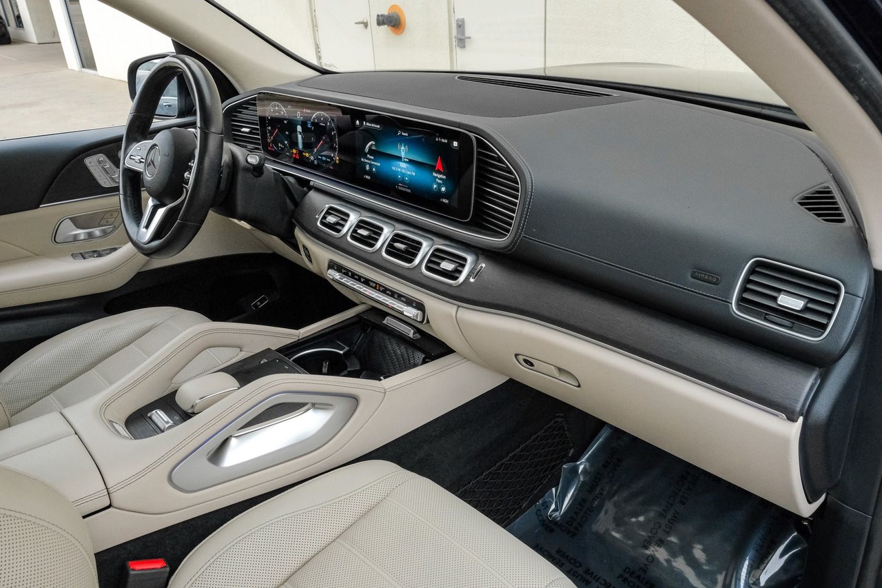 Mercedes-Benz GLS 450 Vehicle Main Gallery Image 11