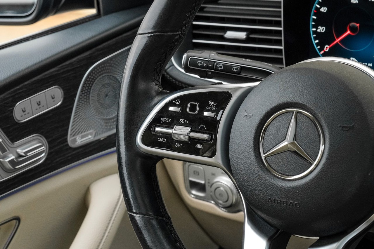 Mercedes-Benz GLS 450 Vehicle Main Gallery Image 16