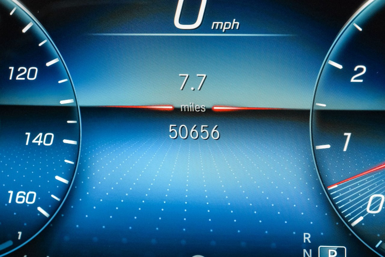 Mercedes-Benz GLS 450 Vehicle Main Gallery Image 20