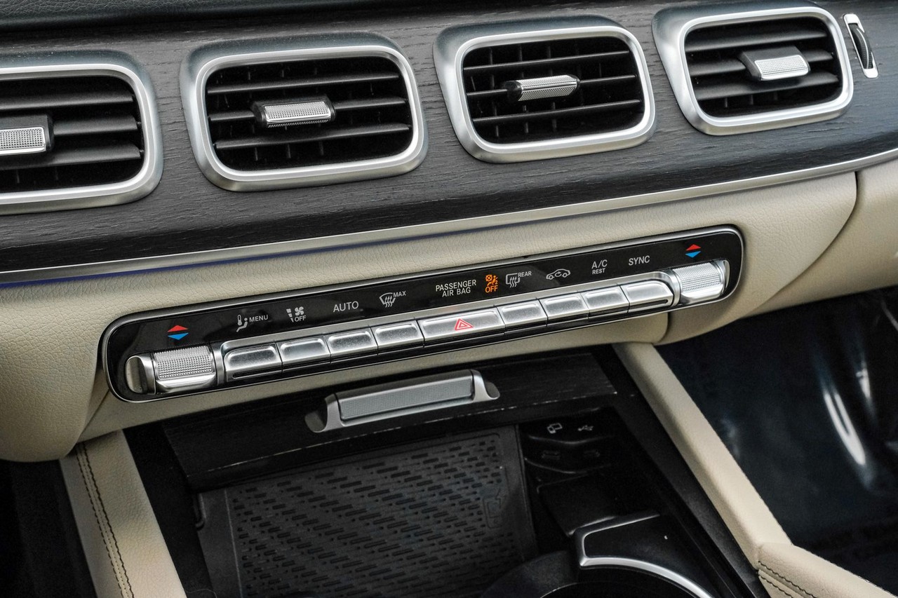 Mercedes-Benz GLS 450 Vehicle Main Gallery Image 28