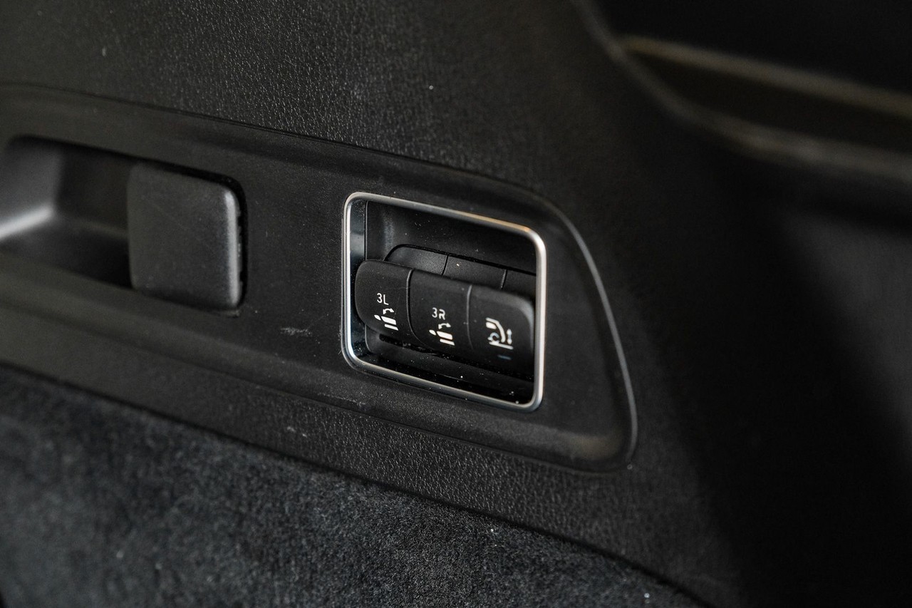 Mercedes-Benz GLS 450 Vehicle Main Gallery Image 66