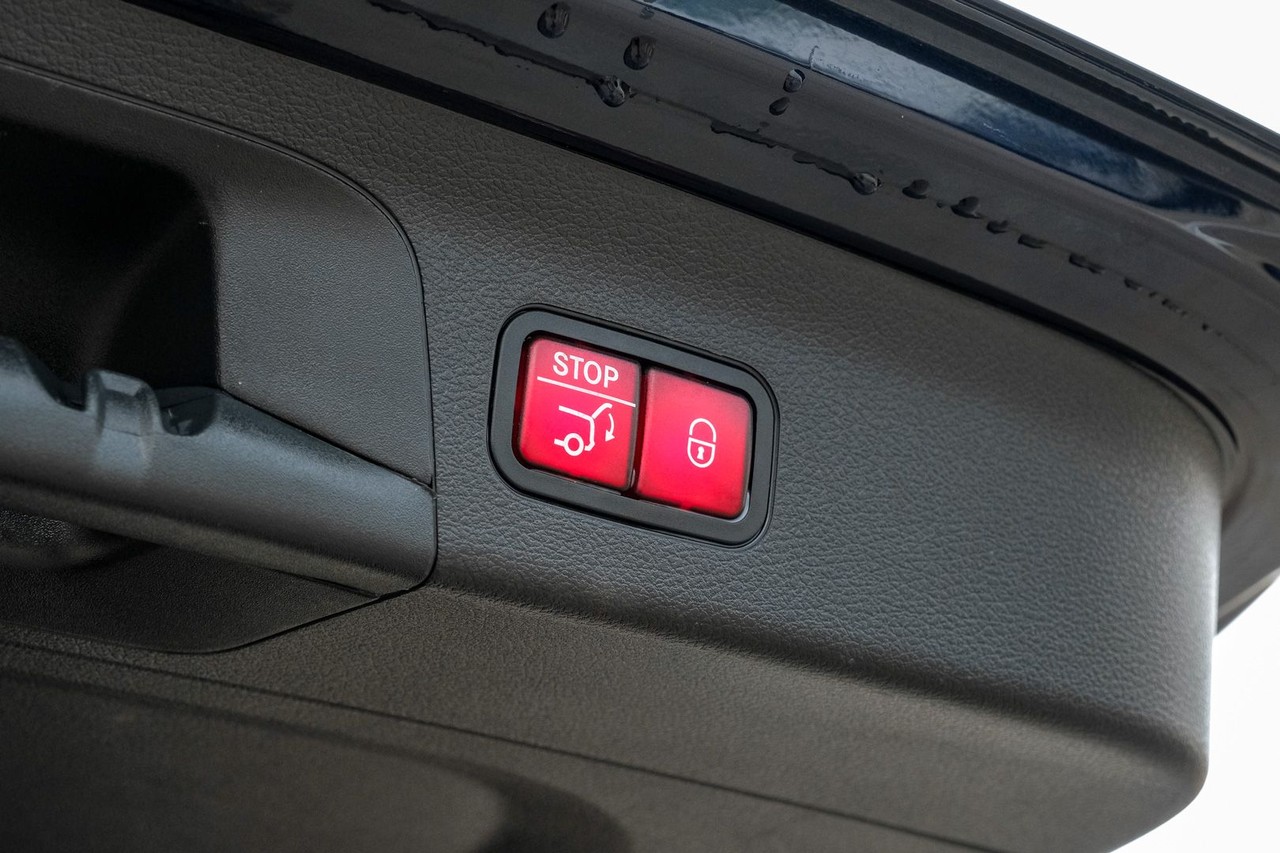 Mercedes-Benz GLS 450 Vehicle Main Gallery Image 67