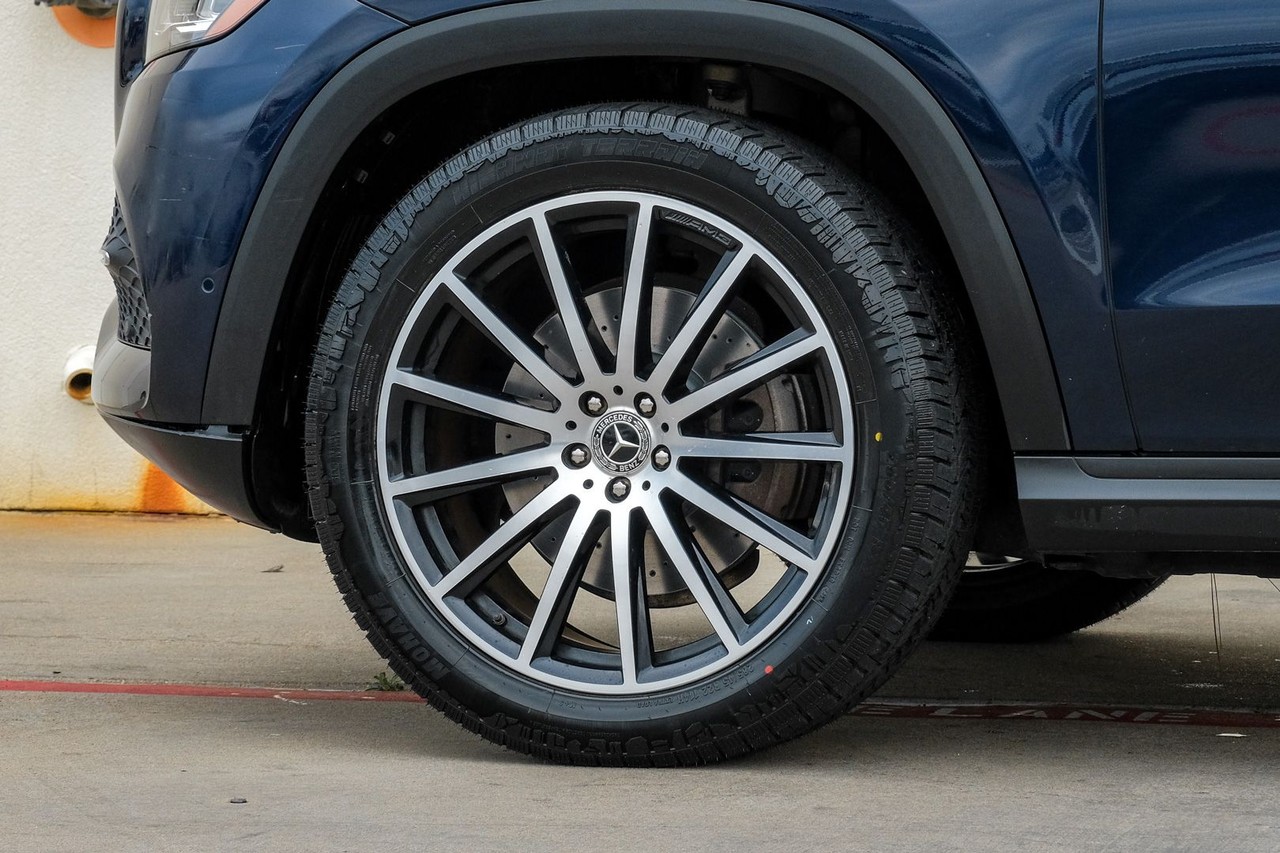 Mercedes-Benz GLS 450 Vehicle Main Gallery Image 70