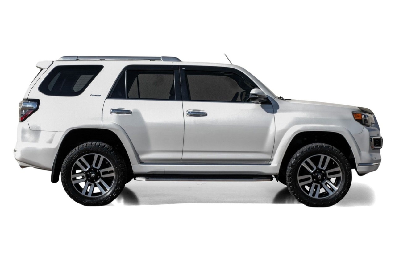 Toyota 4Runner Vehicle Main Gallery Image 08