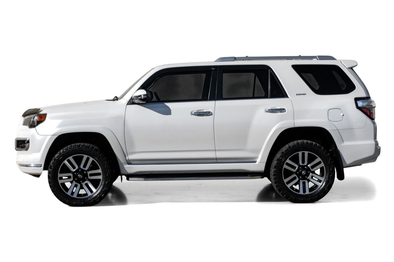Toyota 4Runner Vehicle Main Gallery Image 12