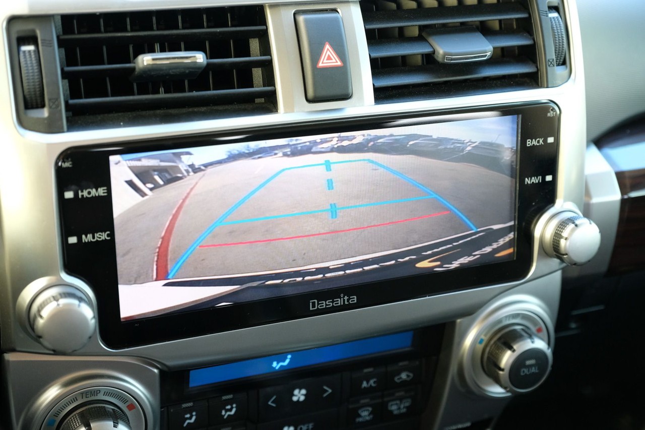 Toyota 4Runner Vehicle Main Gallery Image 23