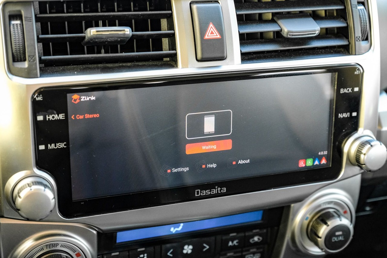 Toyota 4Runner Vehicle Main Gallery Image 32