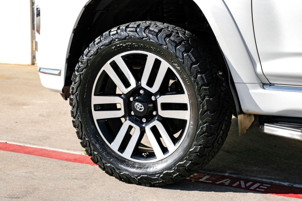 Toyota 4Runner Vehicle Main Gallery Image 53