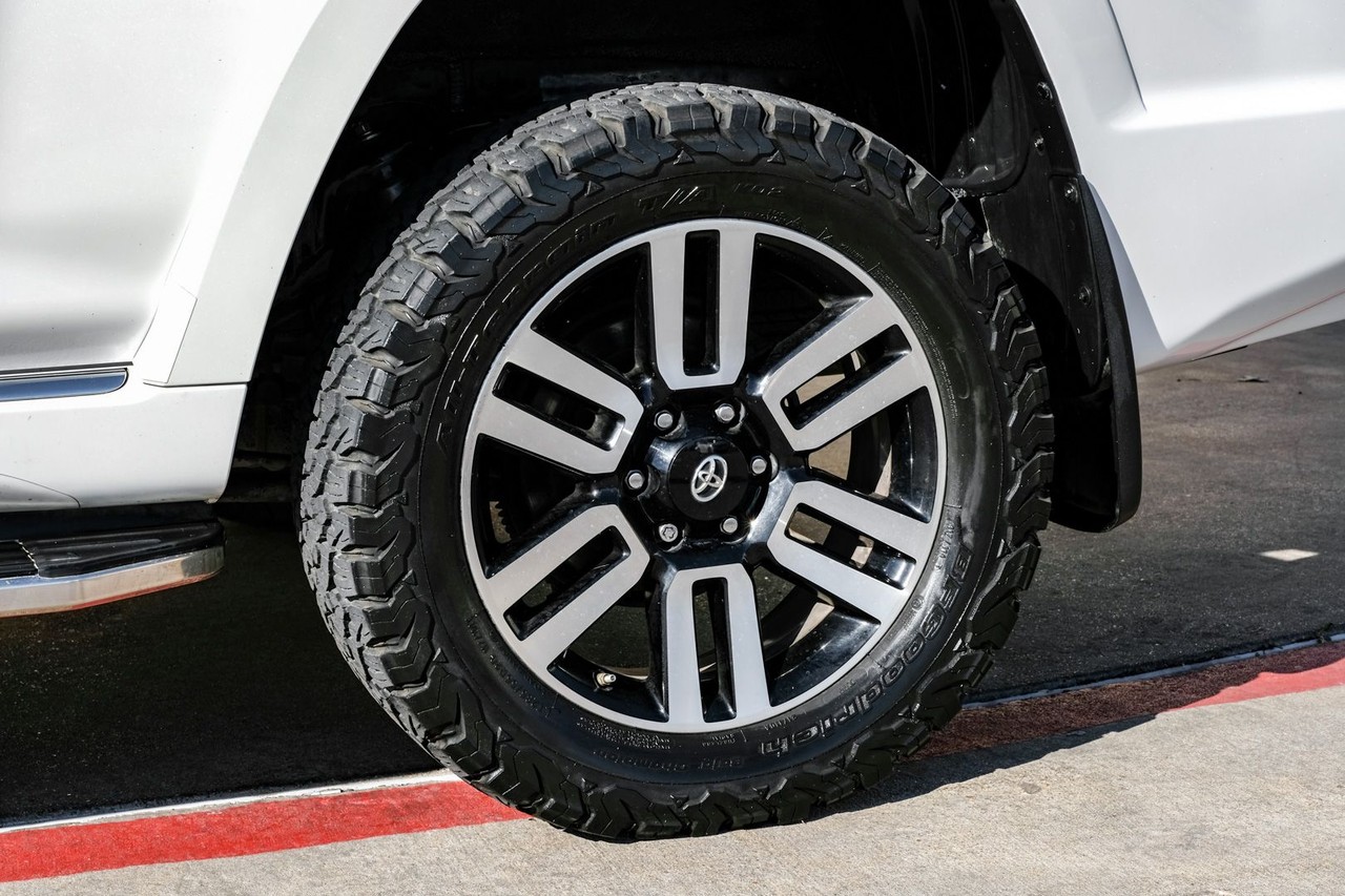 Toyota 4Runner Vehicle Main Gallery Image 54