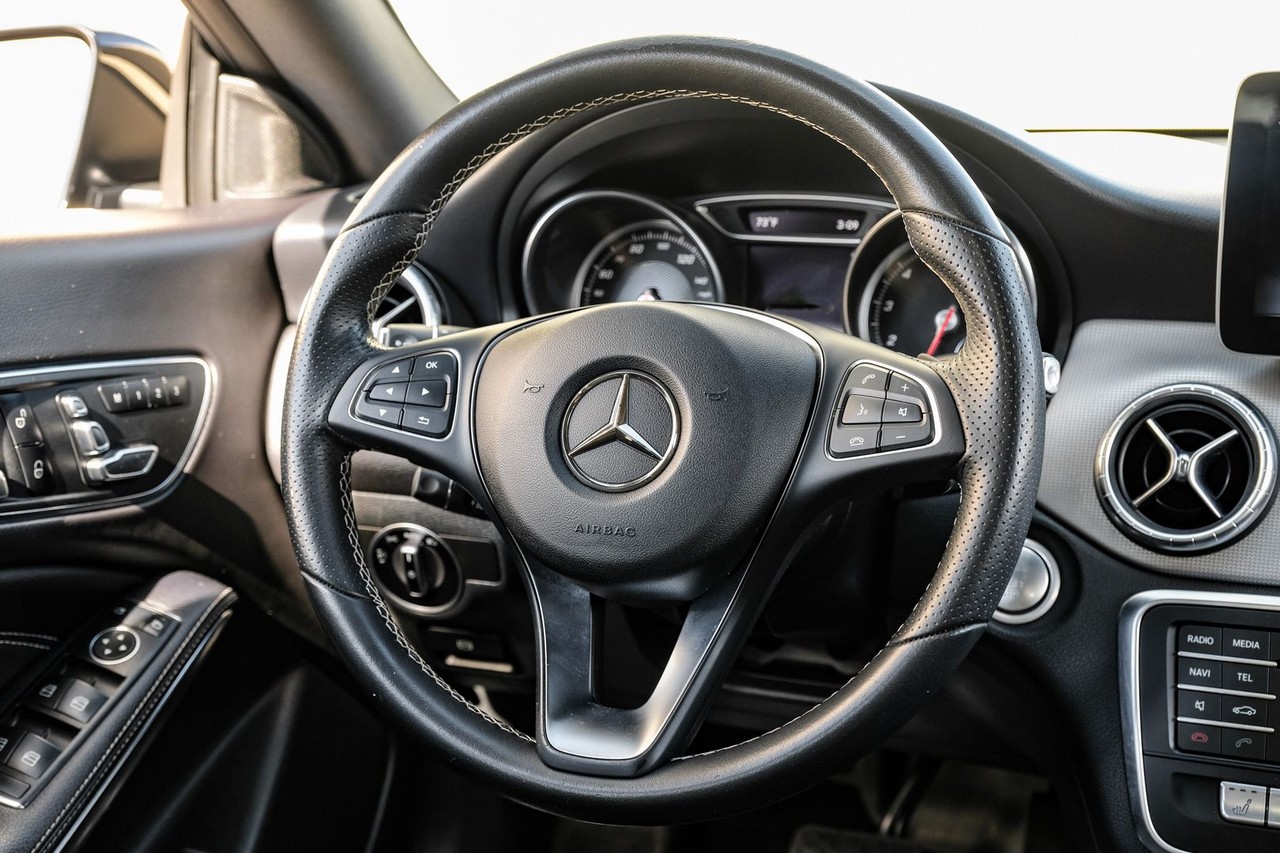 Mercedes-Benz CLA Vehicle Main Gallery Image 17