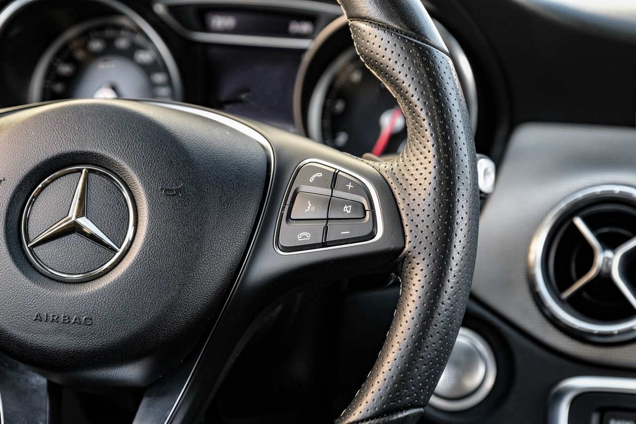 Mercedes-Benz CLA Vehicle Main Gallery Image 19