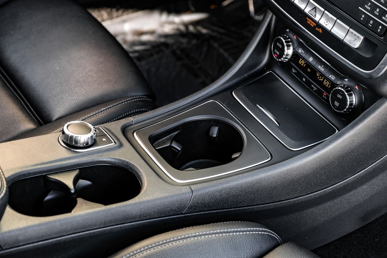 Mercedes-Benz CLA Vehicle Main Gallery Image 23