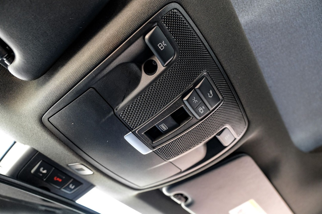 Mercedes-Benz CLA Vehicle Main Gallery Image 26