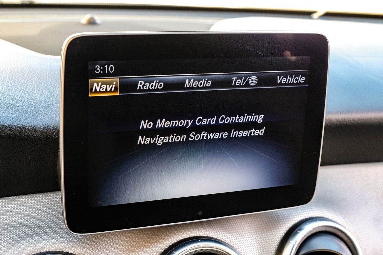 Mercedes-Benz CLA Vehicle Main Gallery Image 28