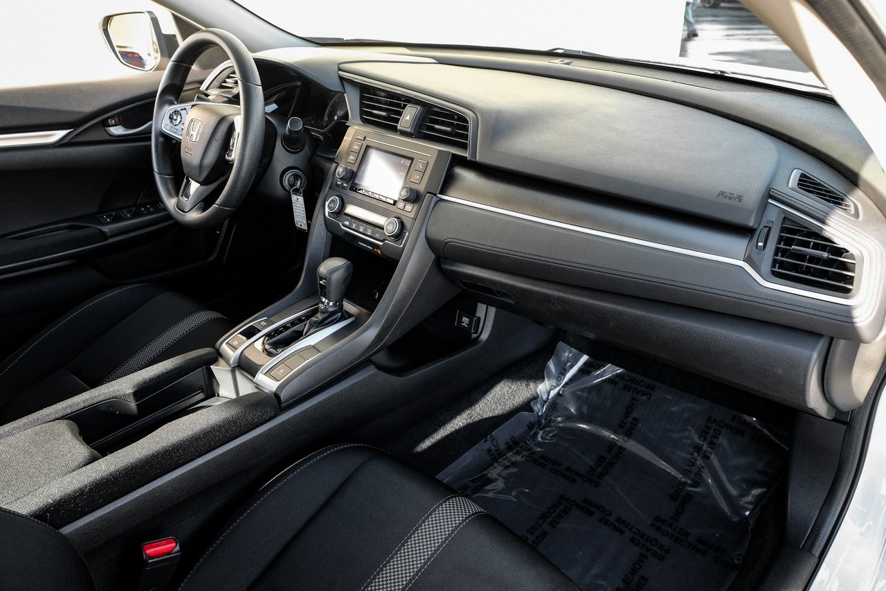 Honda Civic Sedan Vehicle Main Gallery Image 11