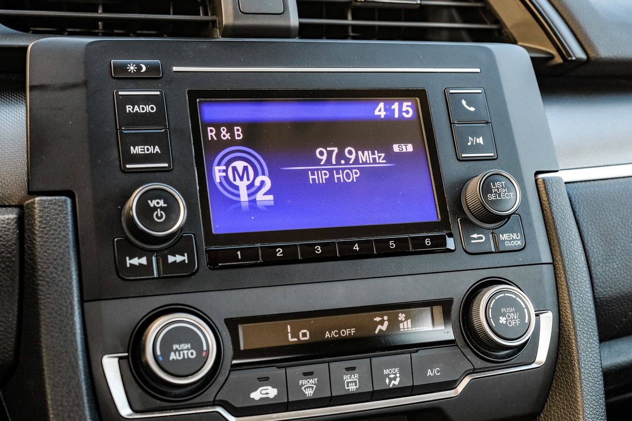 Honda Civic Sedan Vehicle Main Gallery Image 25