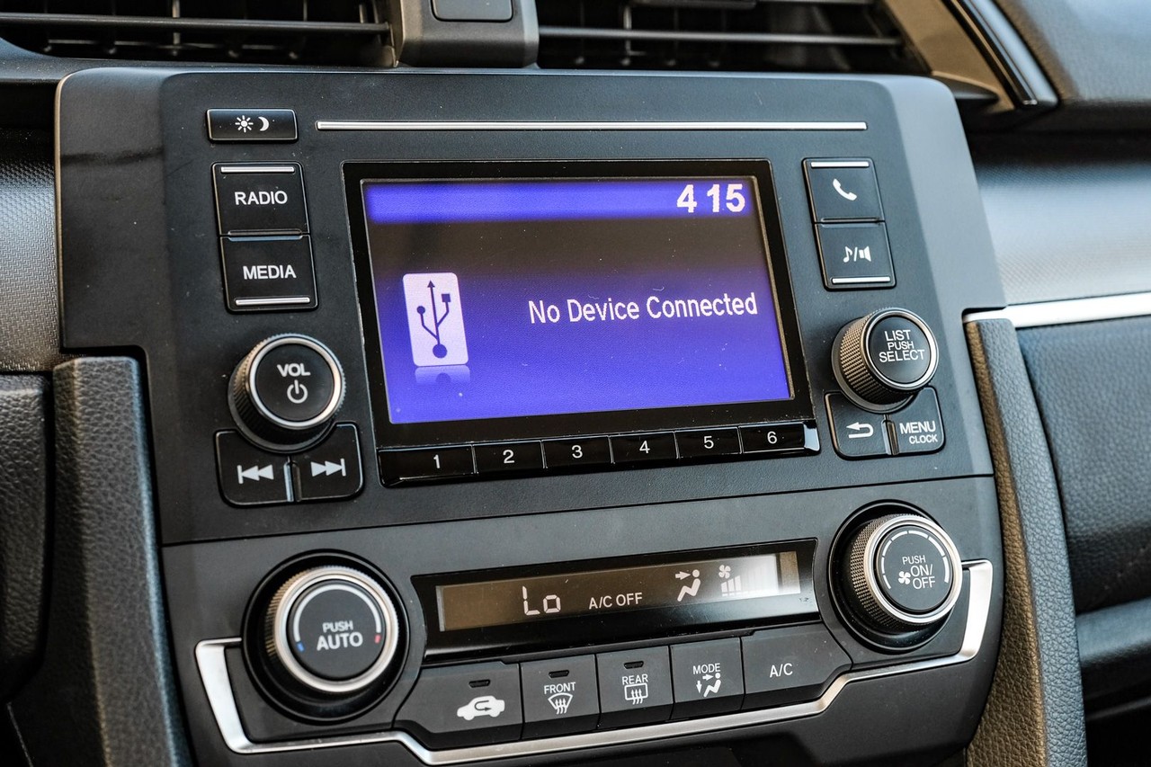 Honda Civic Sedan Vehicle Main Gallery Image 26