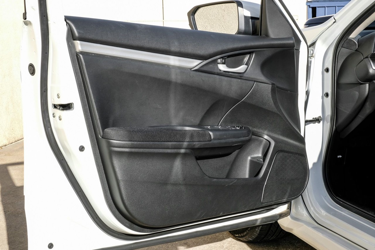 Honda Civic Sedan Vehicle Main Gallery Image 38