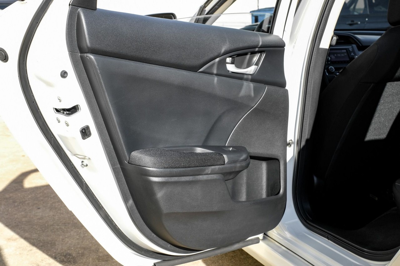 Honda Civic Sedan Vehicle Main Gallery Image 40