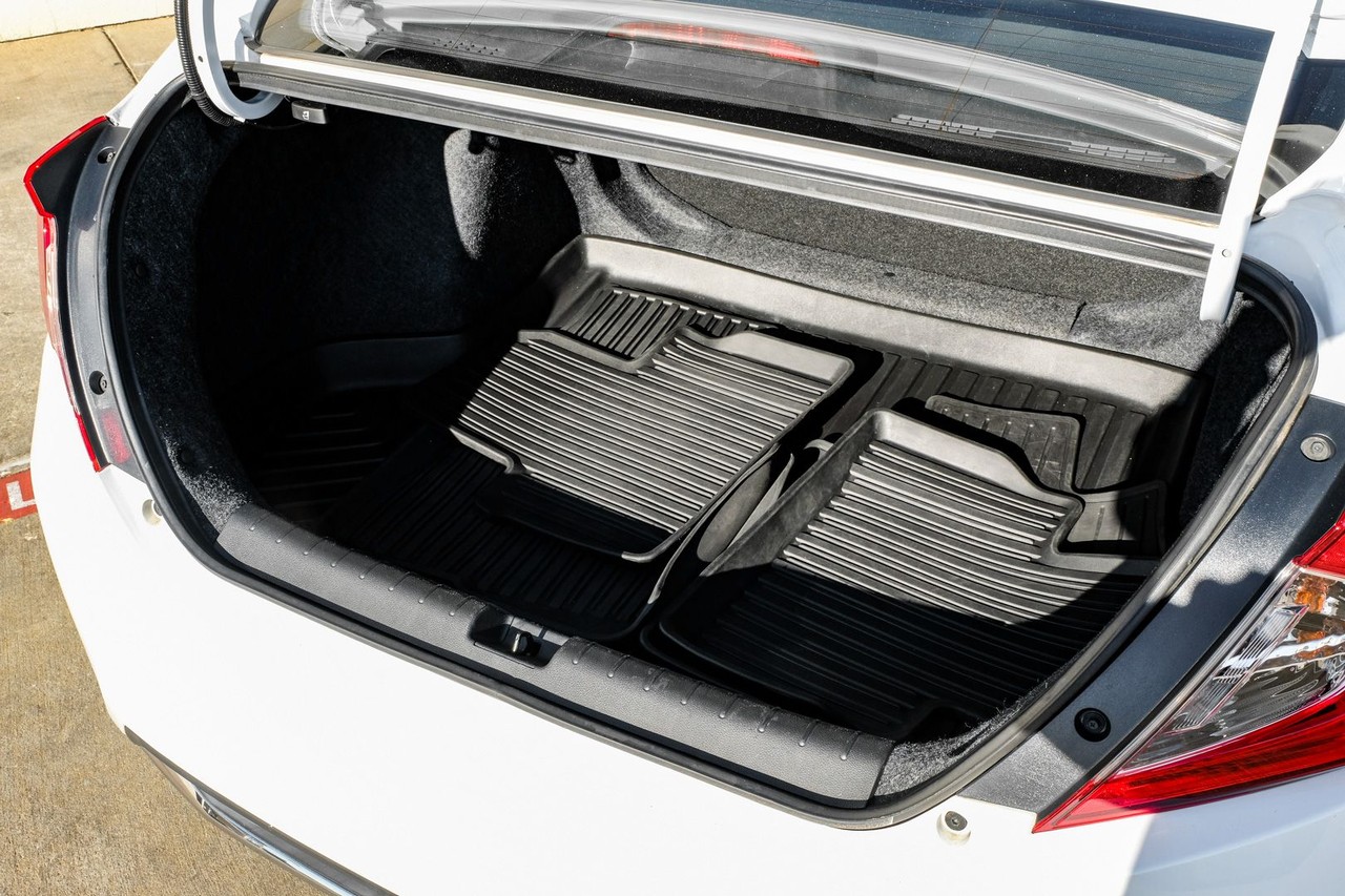 Honda Civic Sedan Vehicle Main Gallery Image 44