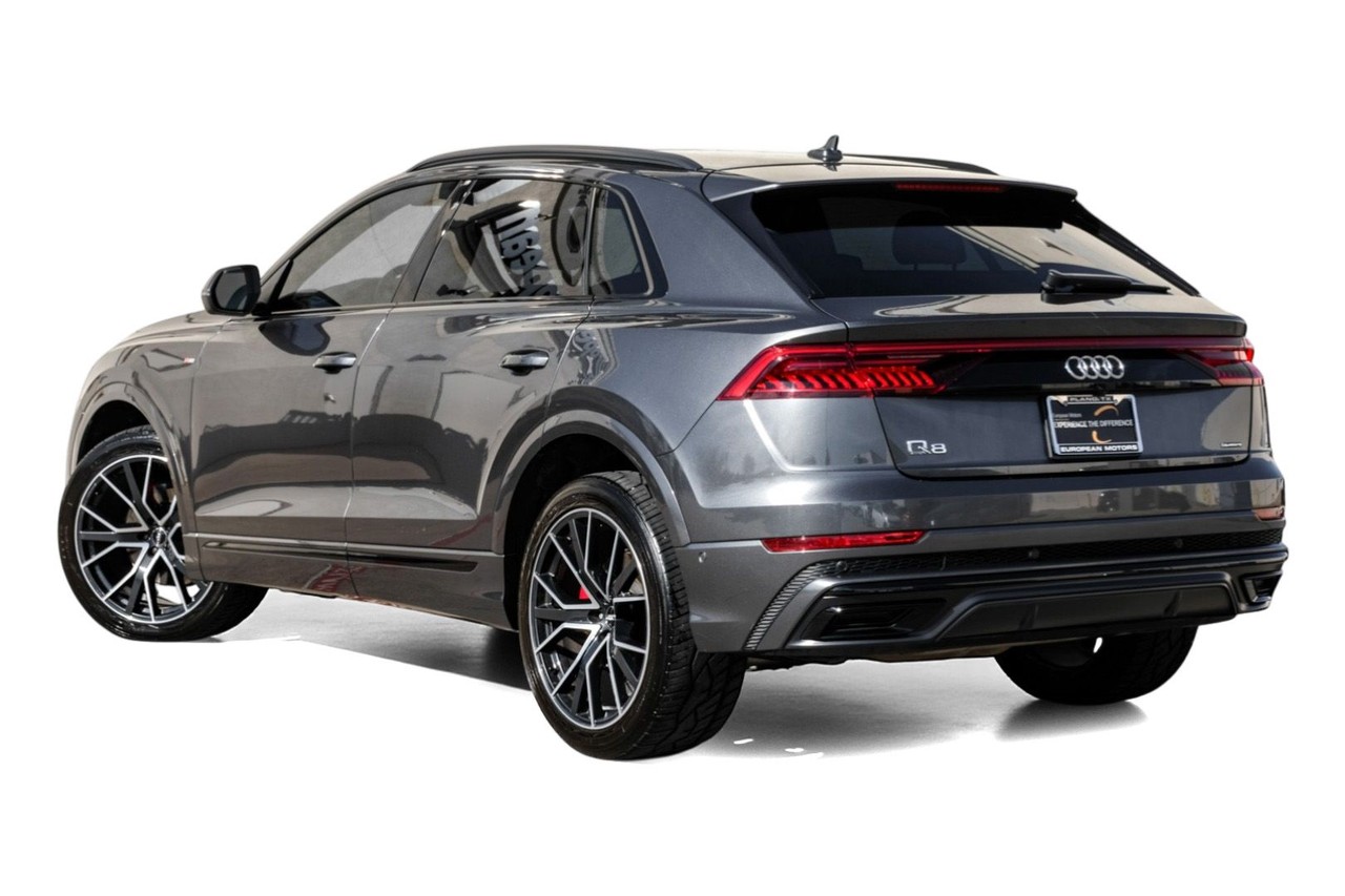Audi Q8 Vehicle Main Gallery Image 11