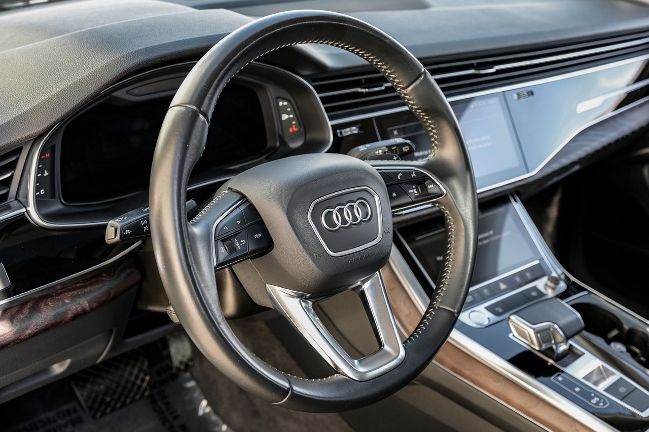 Audi Q8 Vehicle Main Gallery Image 16
