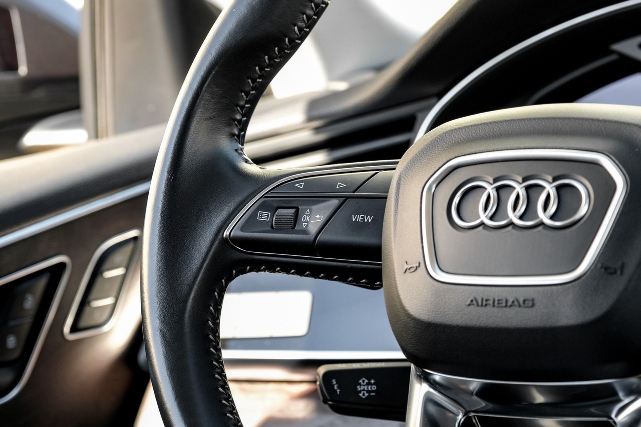 Audi Q8 Vehicle Main Gallery Image 18