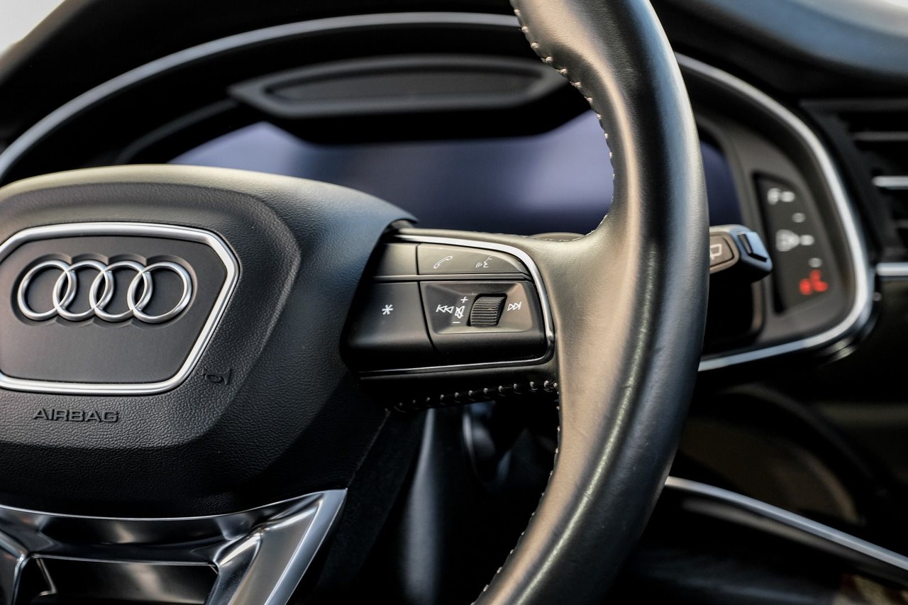 Audi Q8 Vehicle Main Gallery Image 19