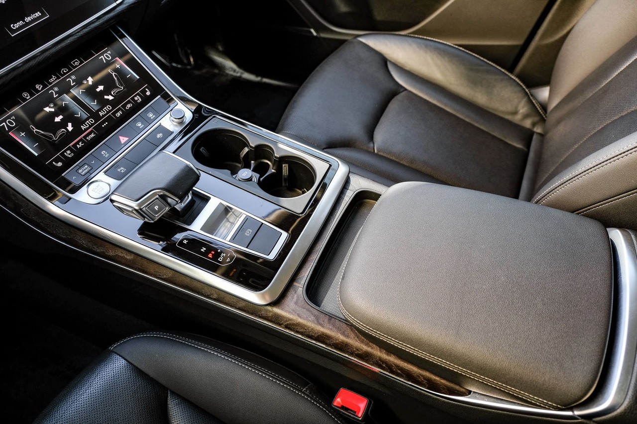 Audi Q8 Vehicle Main Gallery Image 21