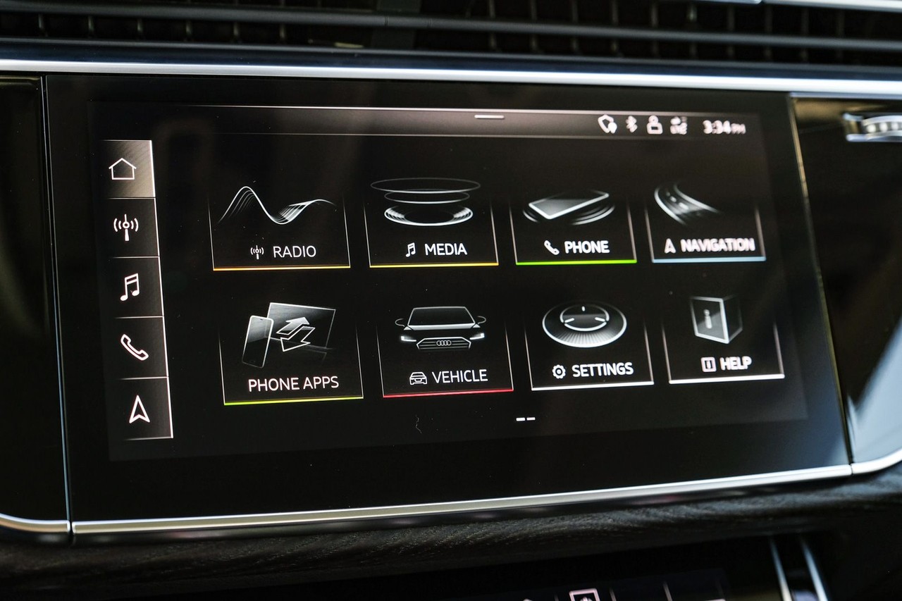 Audi Q8 Vehicle Main Gallery Image 25