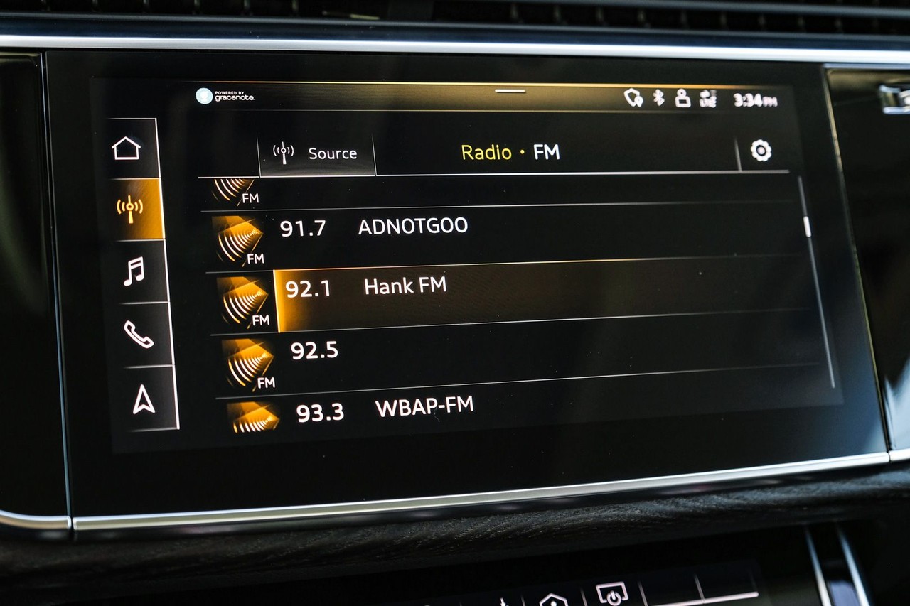 Audi Q8 Vehicle Main Gallery Image 26