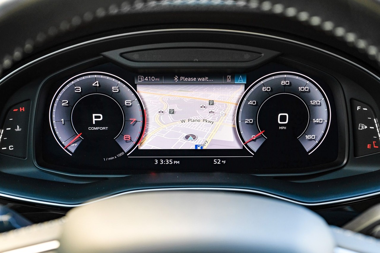 Audi Q8 Vehicle Main Gallery Image 29