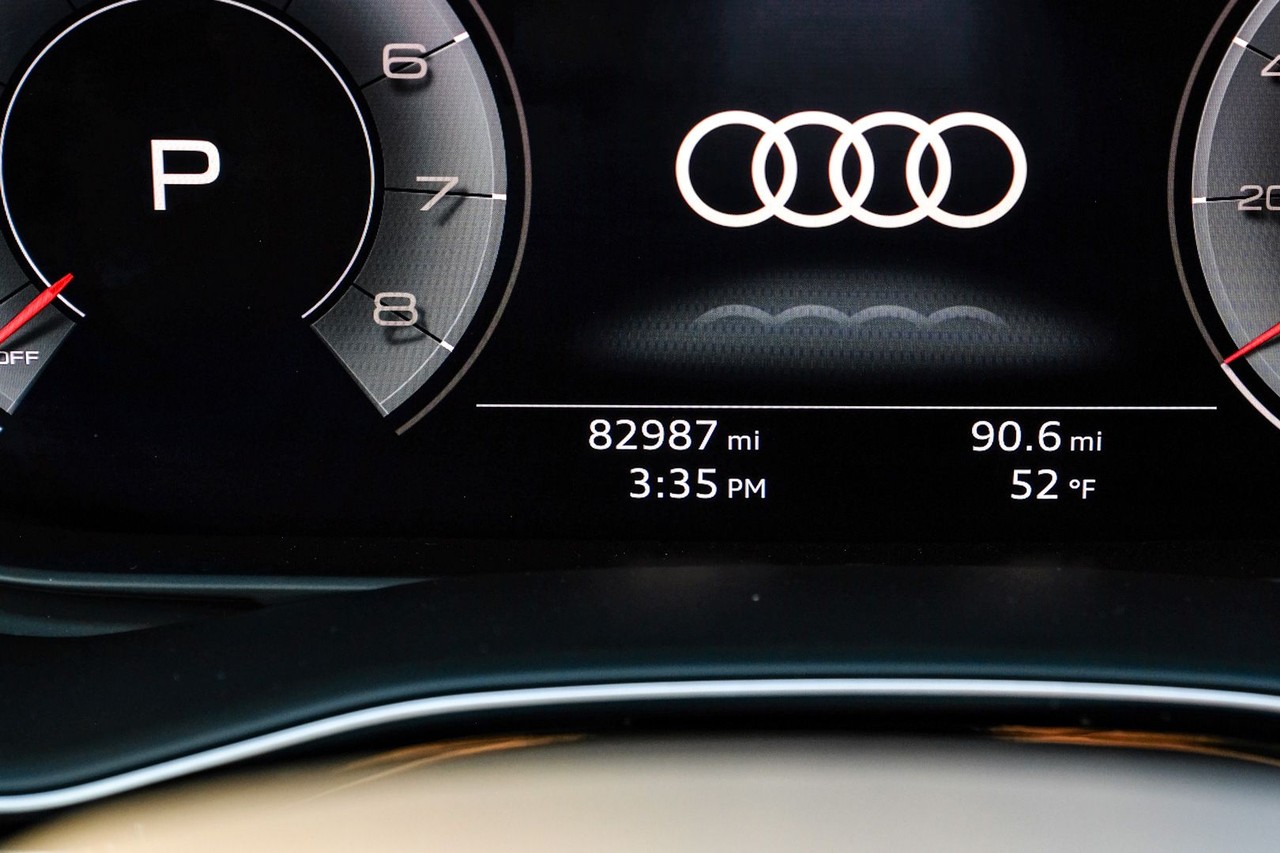 Audi Q8 Vehicle Main Gallery Image 30