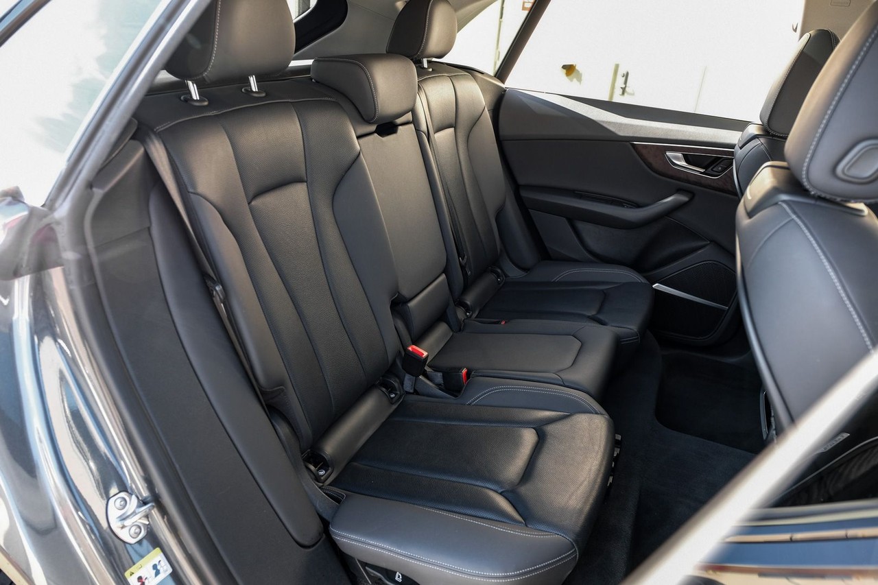 Audi Q8 Vehicle Main Gallery Image 35