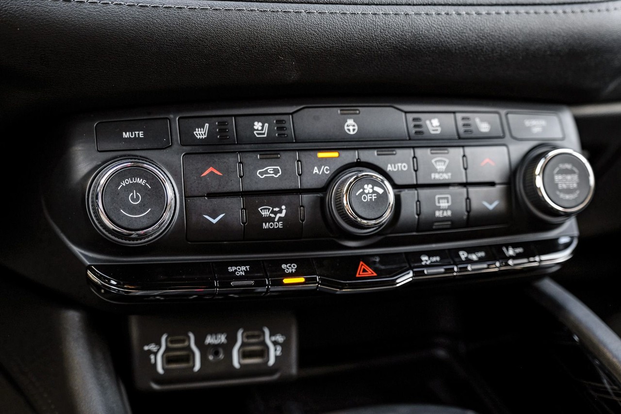 Dodge Durango Vehicle Main Gallery Image 26