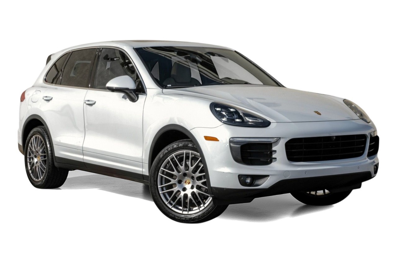 Porsche Cayenne Vehicle Main Gallery Image 07