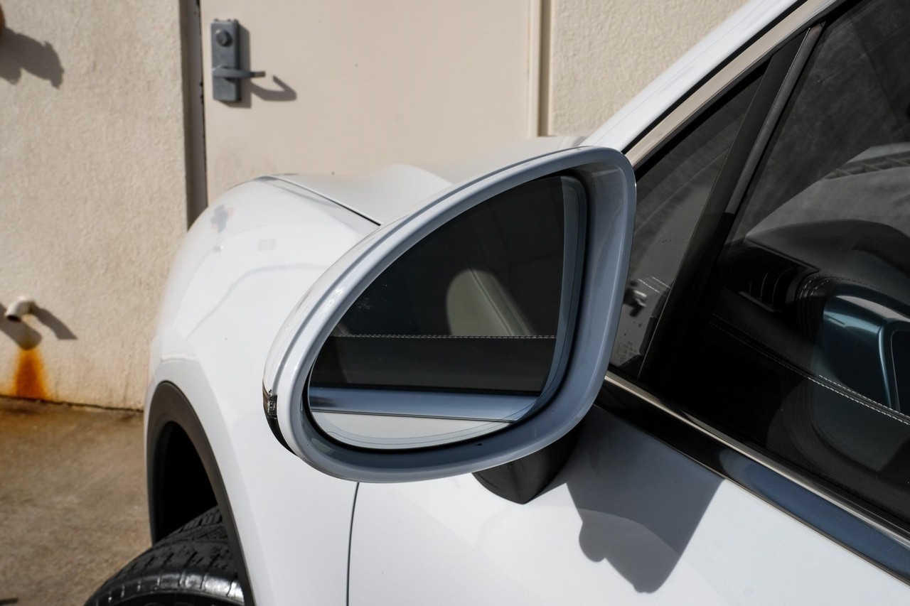 Porsche Cayenne Vehicle Main Gallery Image 39