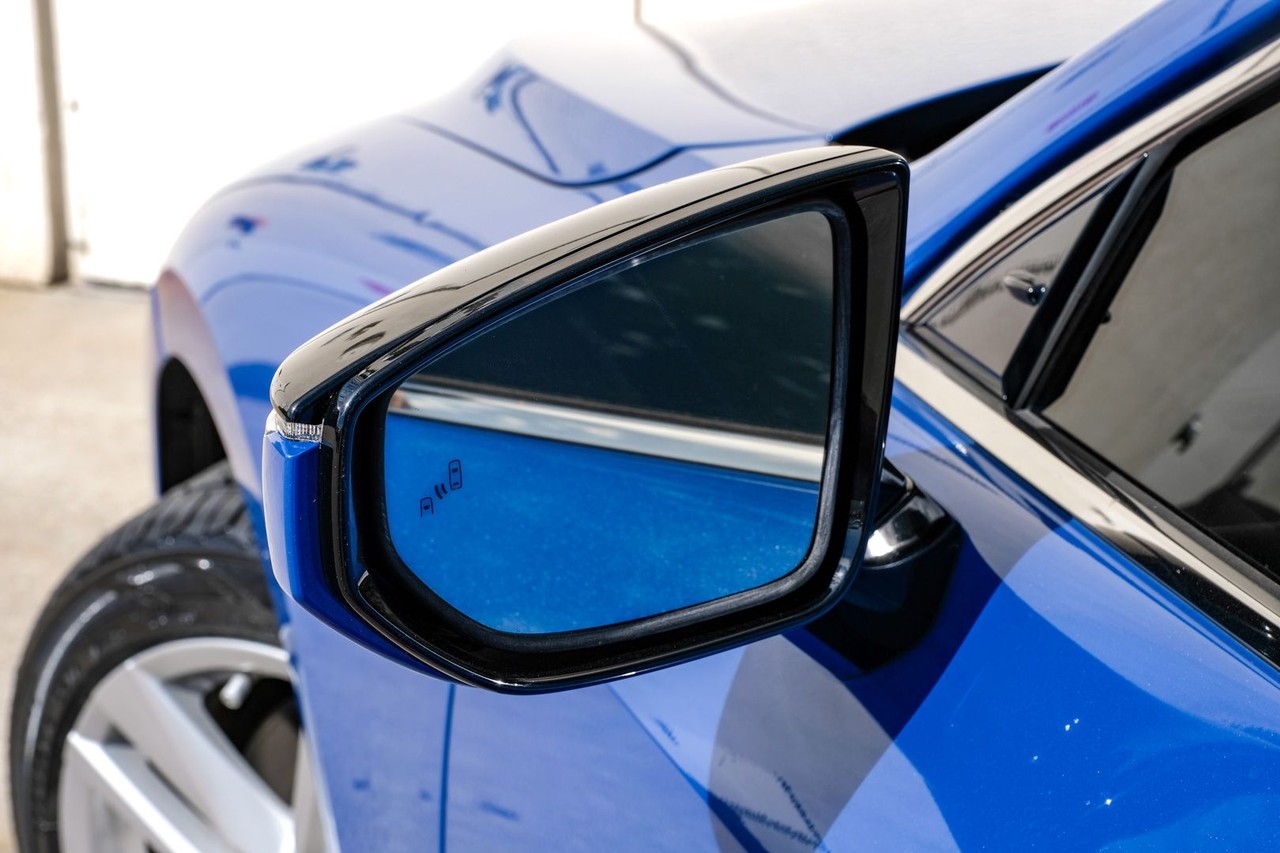 Lexus IS Vehicle Main Gallery Image 39