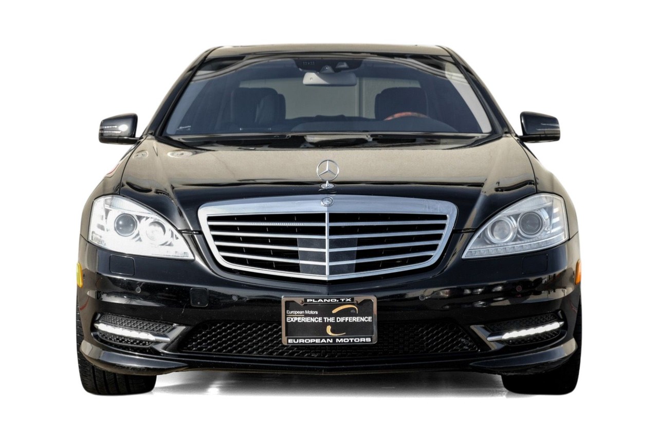 Mercedes-Benz S-Class Vehicle Main Gallery Image 06