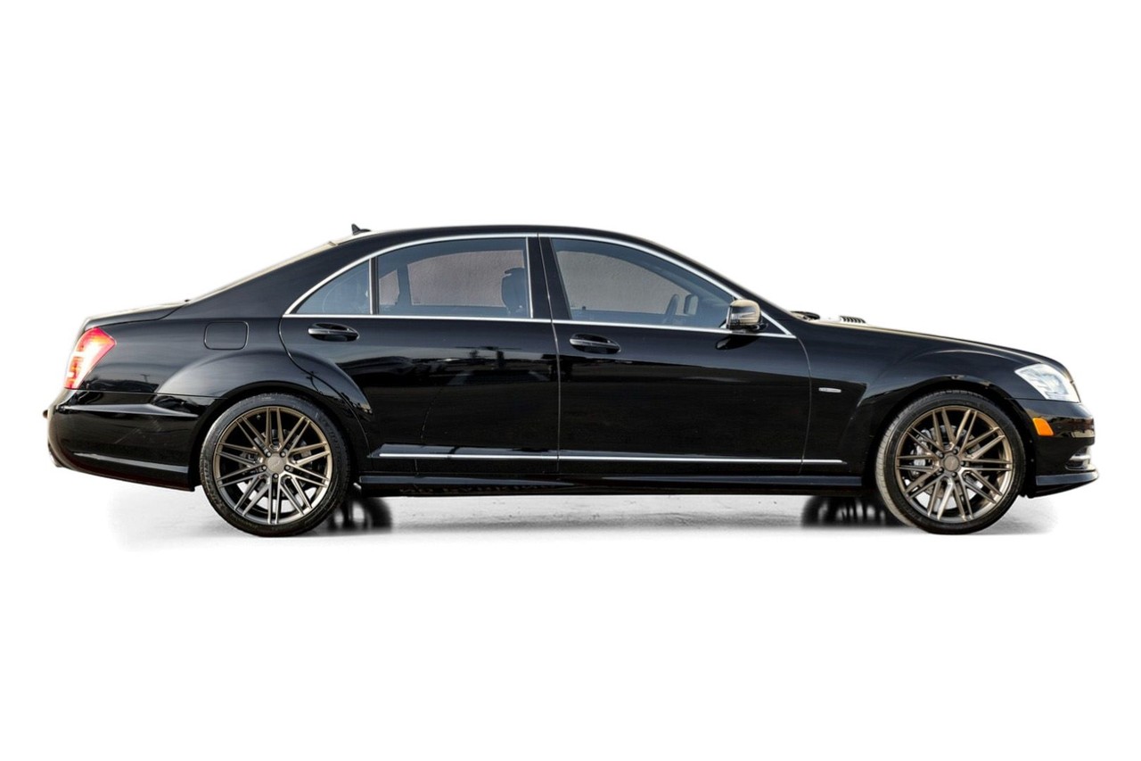 Mercedes-Benz S-Class Vehicle Main Gallery Image 07