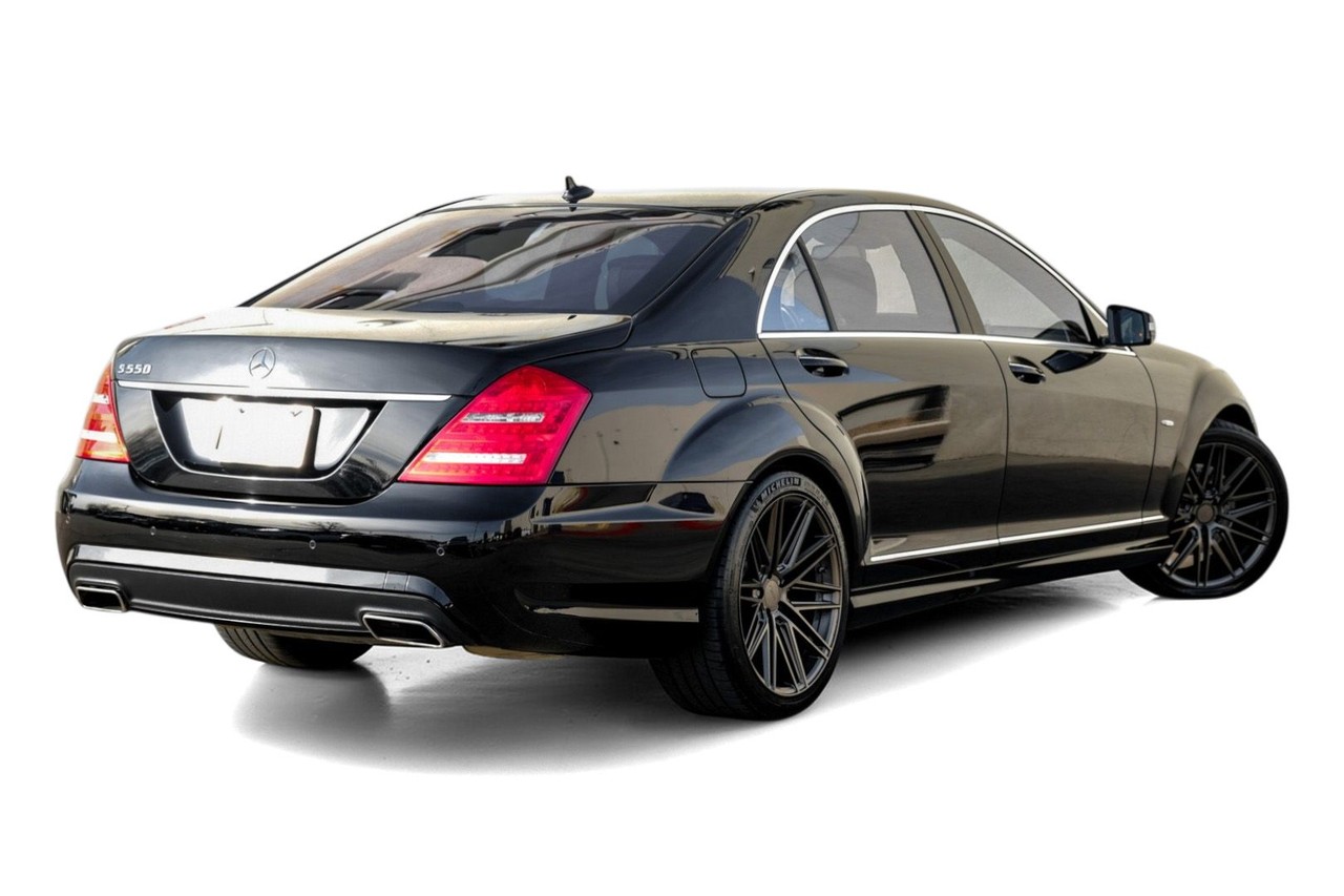 Mercedes-Benz S-Class Vehicle Main Gallery Image 08