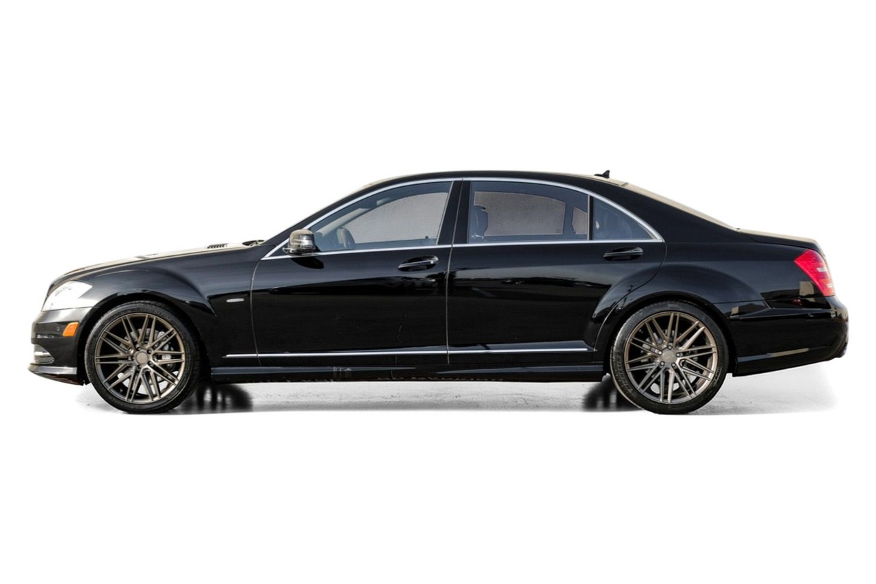Mercedes-Benz S-Class Vehicle Main Gallery Image 11