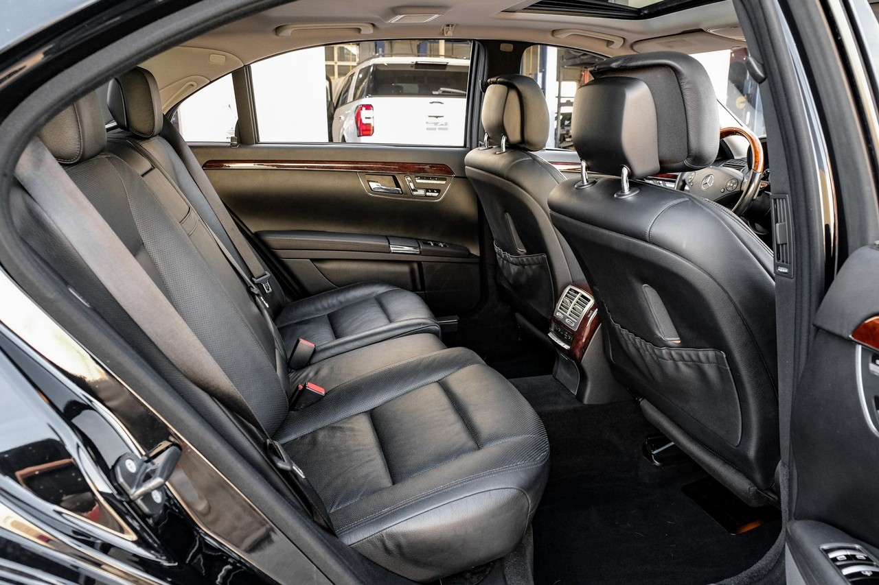 Mercedes-Benz S-Class Vehicle Main Gallery Image 34