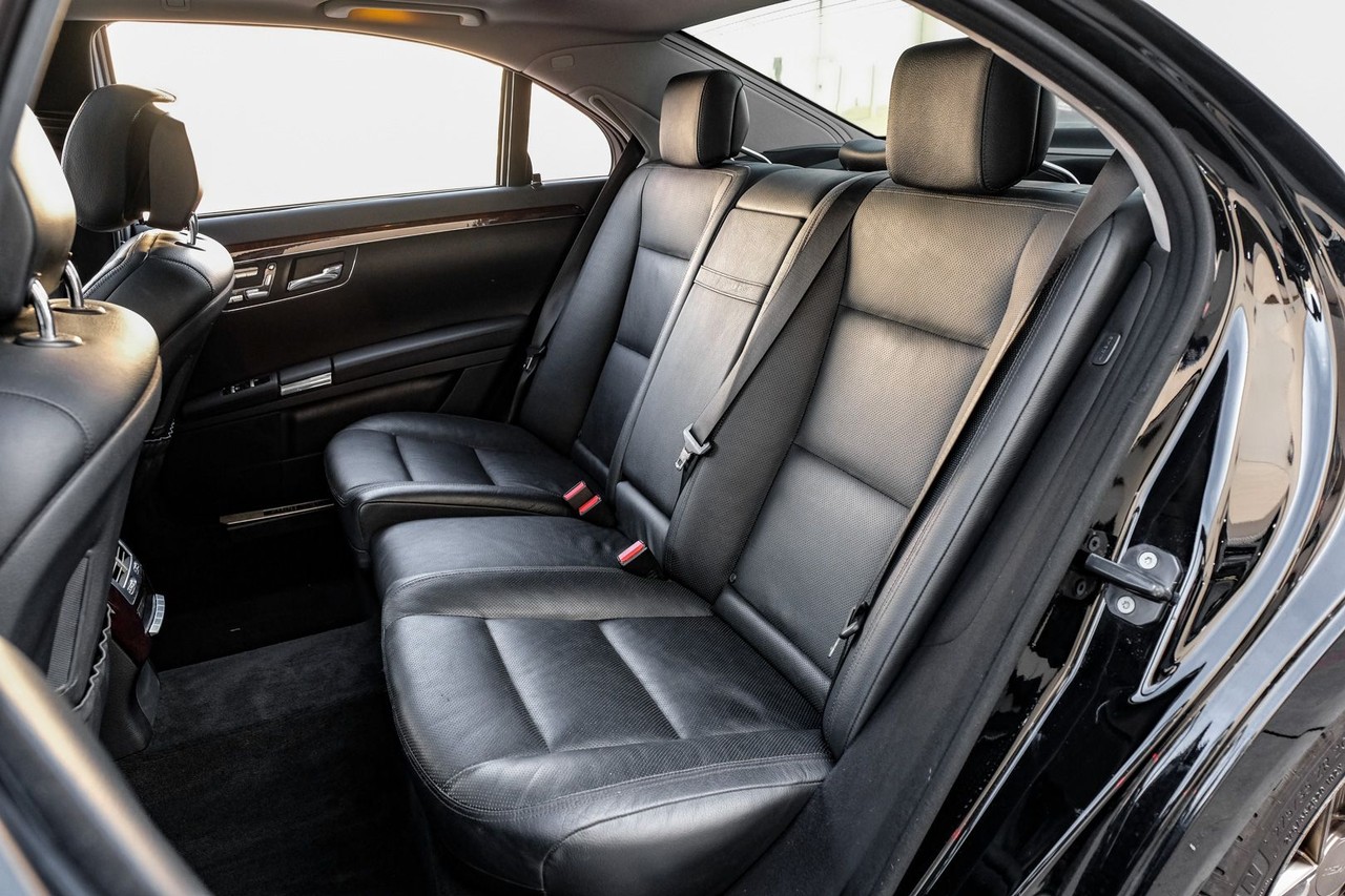 Mercedes-Benz S-Class Vehicle Main Gallery Image 36