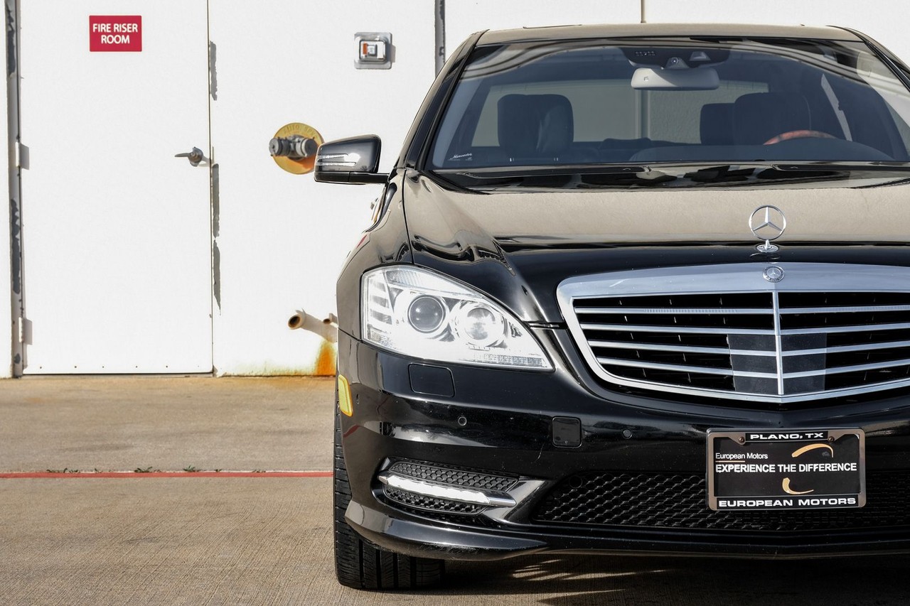 Mercedes-Benz S-Class Vehicle Main Gallery Image 44